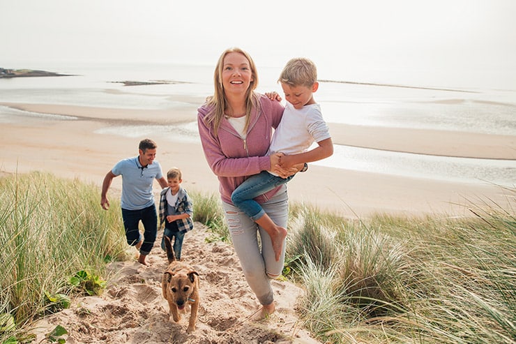 Hundefreundlicher Urlaub mit NOVASOL Bild: DGLimages - istockphoto.com