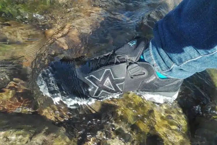 Connexis Go Schuh im Wasser
