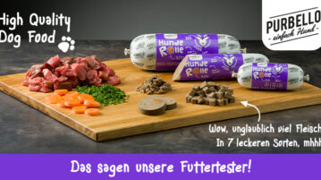 Purbello Community-Test: die Zwischenberichte Die Purbello HundeRolle in Wurstform liegt auf einem Brett. Das Futter sowie die Zutaten sind zu sehen.